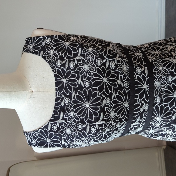 Talbots Embroidered Daisy A Line Sundress Black White 4P preppy linen cotton - Picture 4 of 8